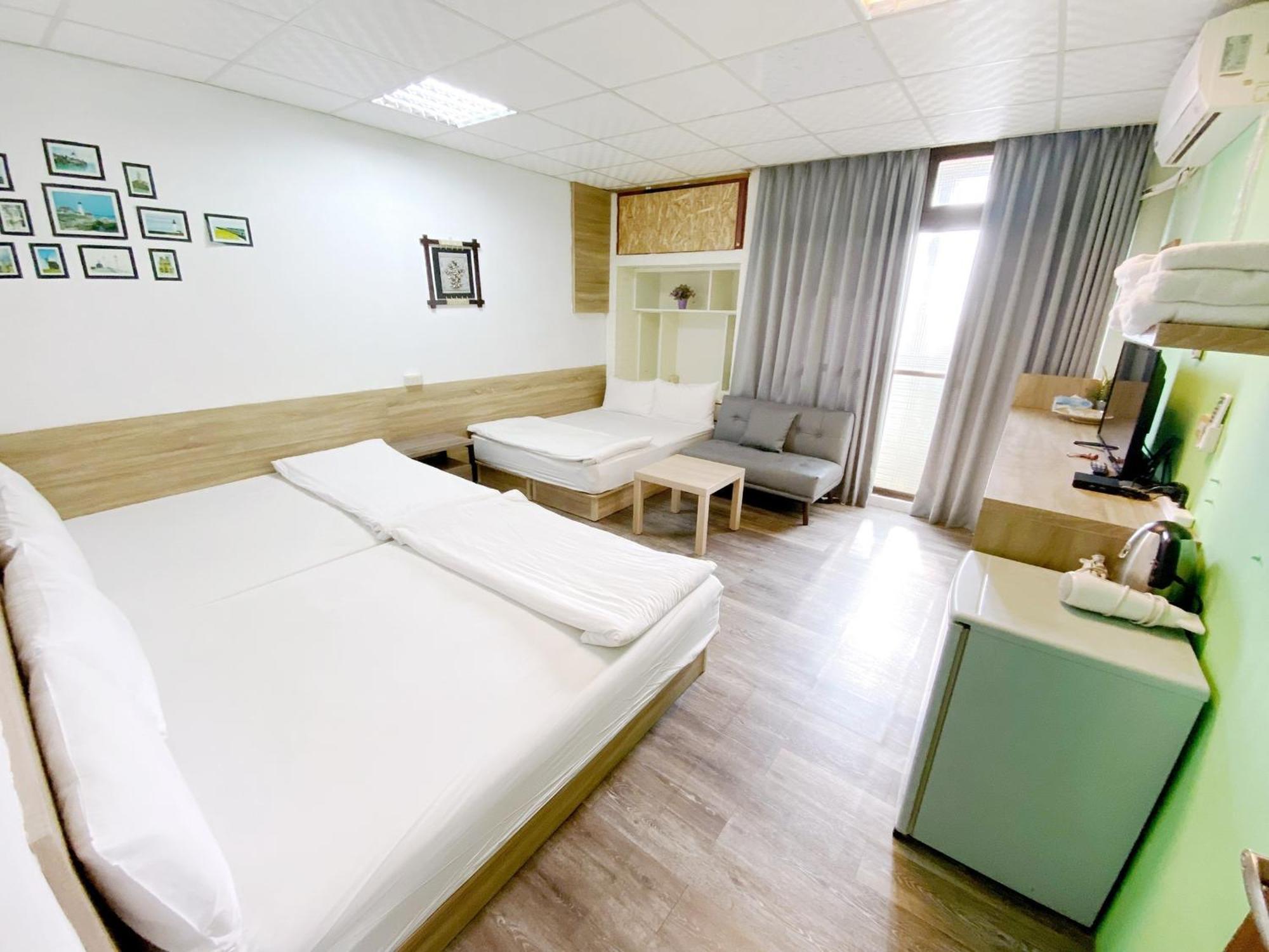 Fengjia Gift Box Homestay 타이중 외부 사진