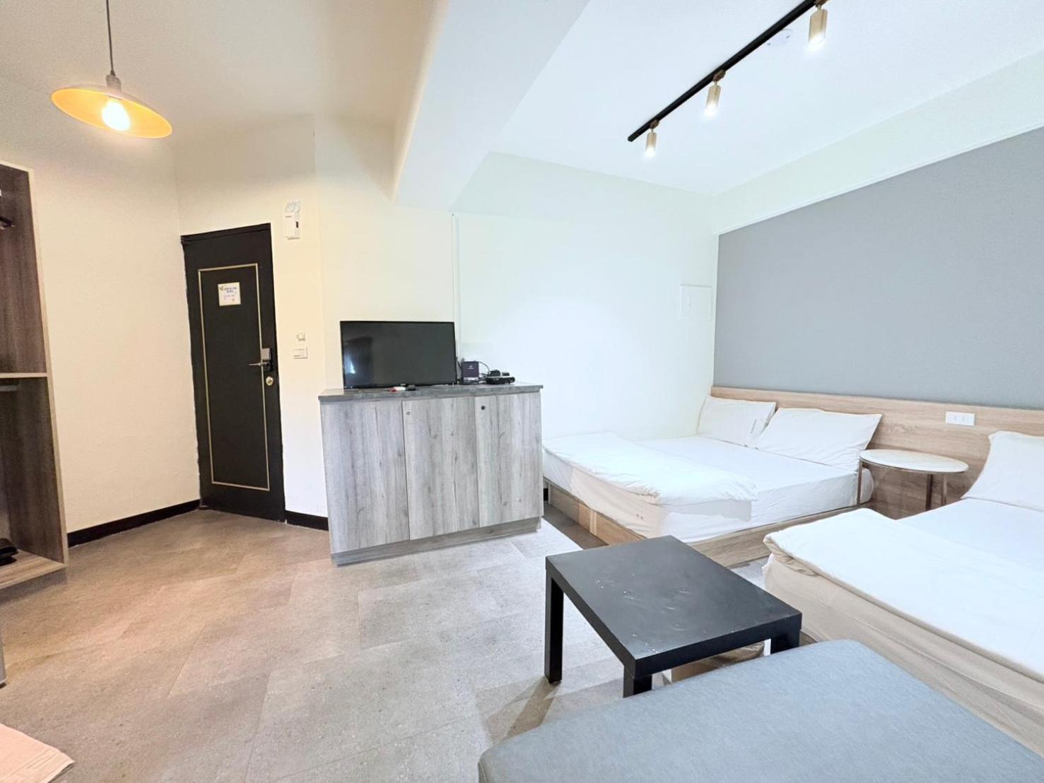 Fengjia Gift Box Homestay 타이중 외부 사진